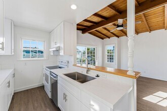 307 Anade Ave in Corona Del Mar, CA - Building Photo - Building Photo
