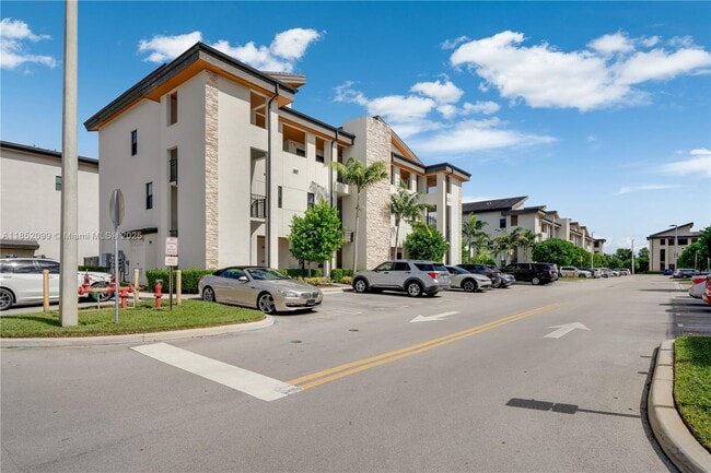 10425 NW 82nd St in Doral, FL - Building Photo - Building Photo