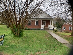 2370 Walnut Ave in Buena Vista, VA - Building Photo - Building Photo