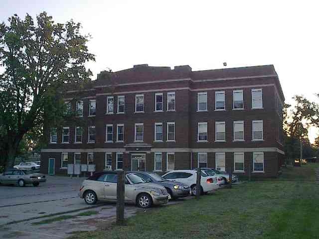 Crown Point Apartments in Norfolk, NE - Building Photo