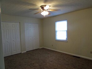 582 Lost Cir, Unit C in Bowling Green, KY - Foto de edificio - Building Photo