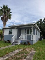 1448 NE 152nd St in North Miami Beach, FL - Building Photo