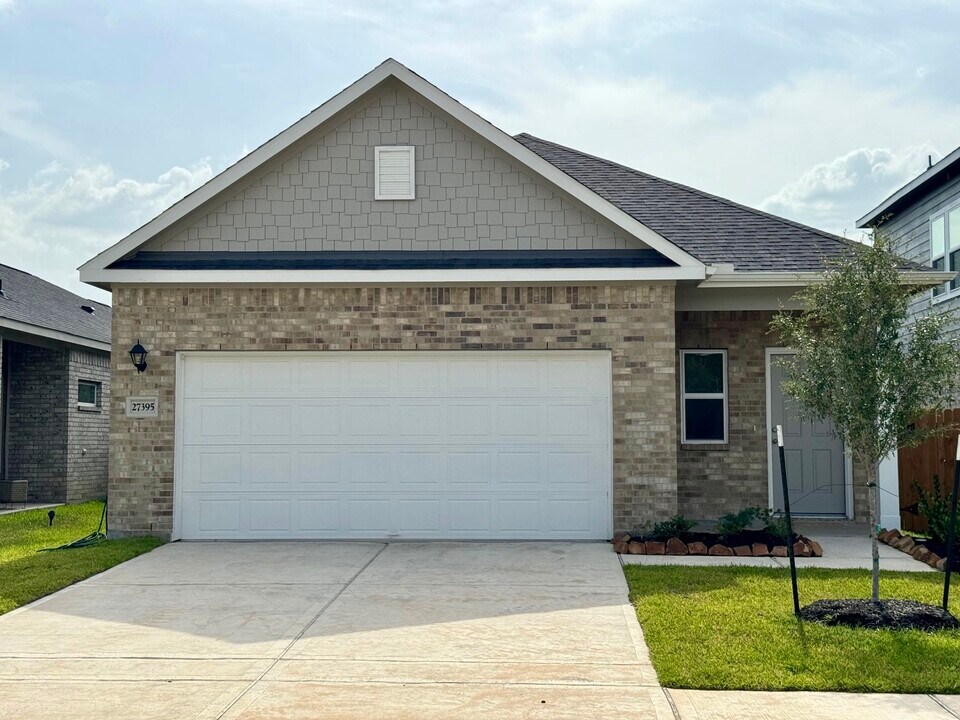 27395 Axis Deer Trl in Magnolia, TX - Building Photo