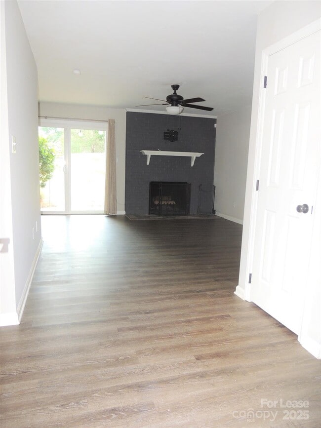 9252 Kings Canyon Dr in Charlotte, NC - Building Photo - Building Photo