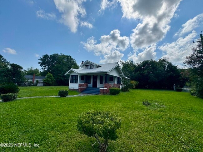 property at 805 St Clair St