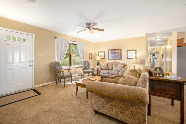 560 Co Rd 102 in Eureka Springs, AR - Building Photo - Building Photo