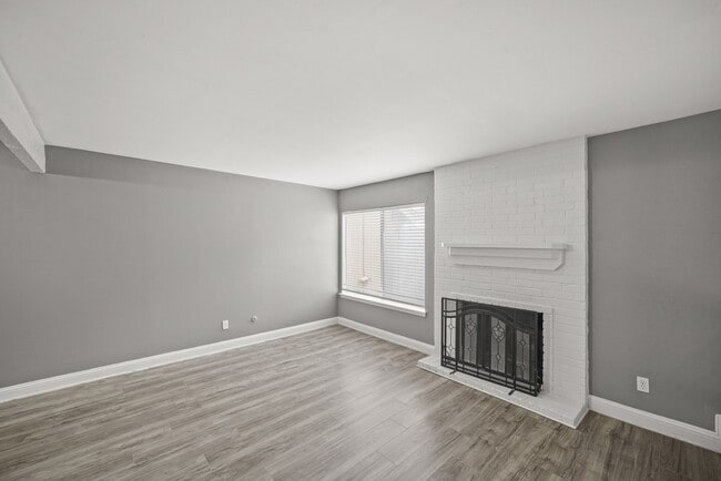 2313 Crescent Park Dr