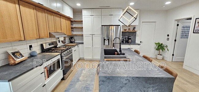 property at 2319 Drake Dr