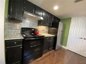 447 Summerhaven Dr N in East Syracuse, NY - Building Photo - Building Photo