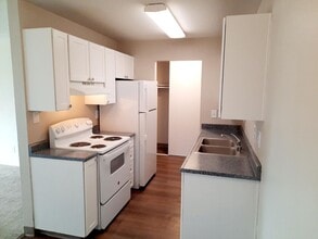 SUNDANCER APARTMENTS in Auburn, WA - Foto de edificio - Building Photo