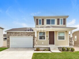 3321 S 2580 W in Syracuse, UT - Building Photo
