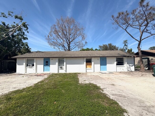 property at 1003-1005 58th Ave Dr E