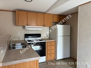 9 Otis Campbell Rd in Asheville, NC - Building Photo - Building Photo