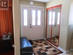 2201 Stir Crescent in Mississauga, ON - Building Photo - Building Photo