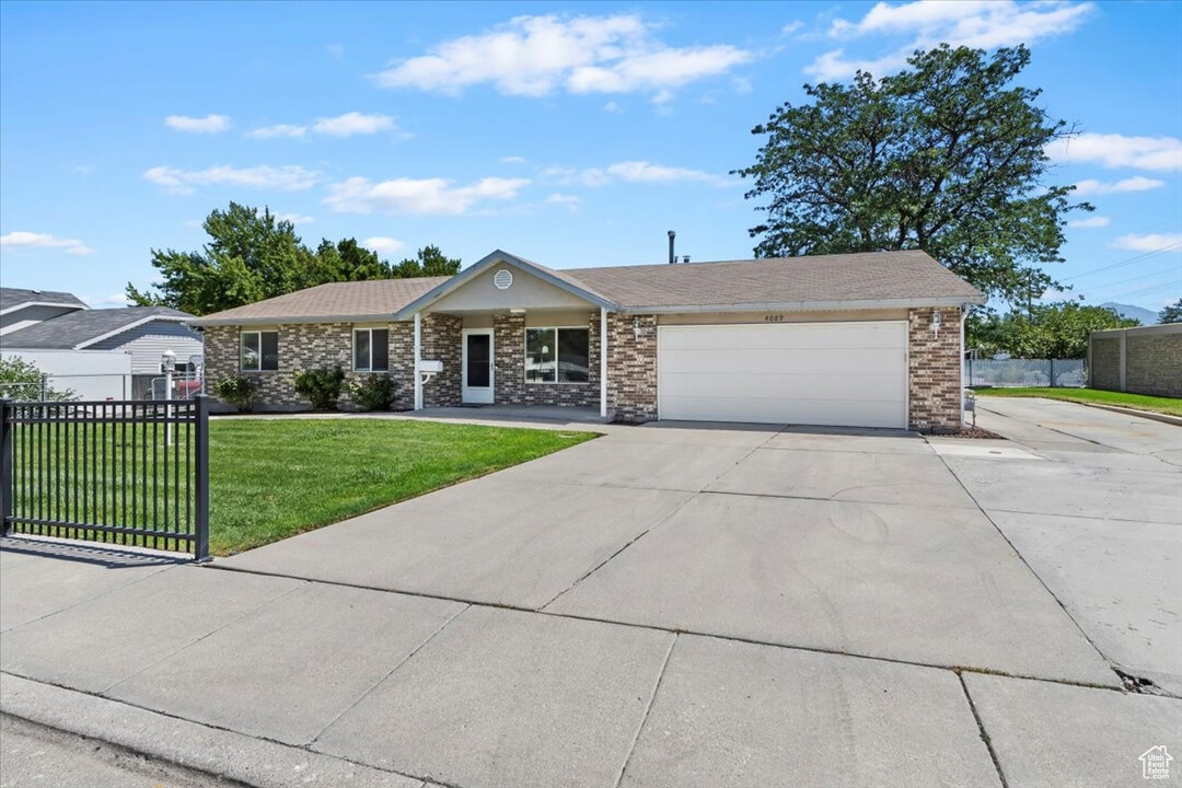 4089 S Edith Grove Ln in Salt Lake City, UT - Foto de edificio