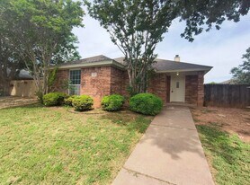 4302 Pinon Ridge Dr in San Angelo, TX - Building Photo