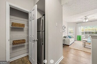 7150 Peachtree Dunwoody Rd NE in Atlanta, GA - Foto de edificio - Building Photo