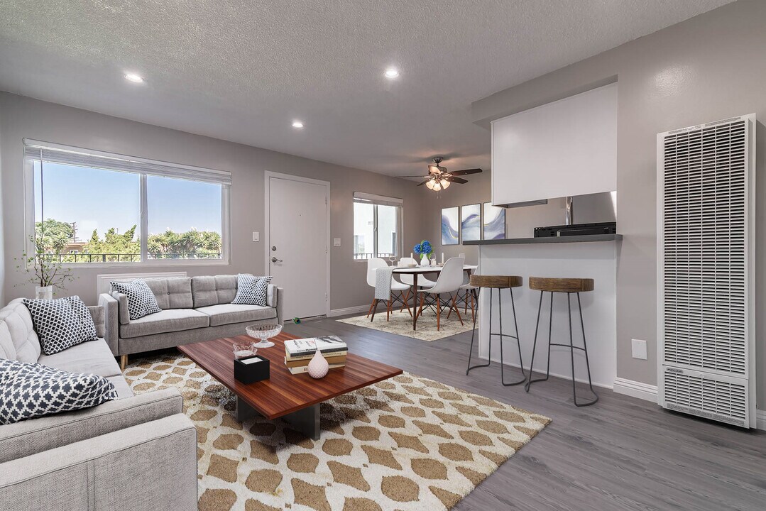 Citrus Court in Whittier, CA - Building Photo