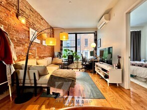 72 Willoughby St in Brooklyn, NY - Foto de edificio - Building Photo