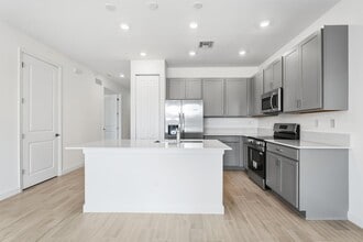 3765 Harborside Ave in Fort Pierce, FL - Foto de edificio - Building Photo