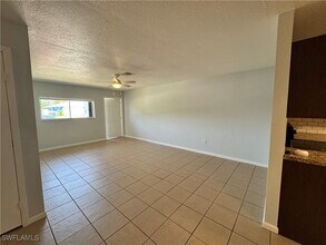 110 SE 4th Pl in Cape Coral, FL - Building Photo - Building Photo