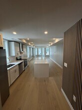 19 High St, Unit #2 in Chelsea, MA - Building Photo - Building Photo