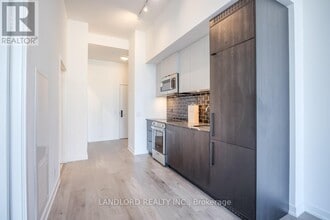 285 Dufferin St in Toronto, ON - Building Photo - Building Photo