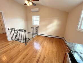 16 Nashua St, Unit 3 in Somerville, MA - Building Photo - Building Photo
