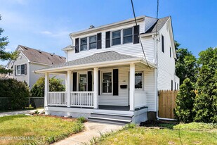 156 Main St in Port Monmouth, NJ - Building Photo