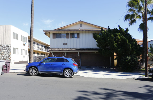 122 N Belmont St in Glendale, CA - Building Photo - Building Photo