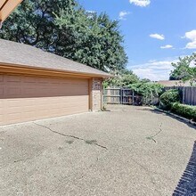 5727 Ridgerock Ct in Fort Worth, TX - Foto de edificio - Building Photo
