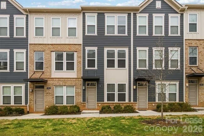 3011 Citizens Ln in Charlotte, NC - Building Photo - Building Photo