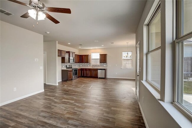 162 Guemal Rd in Buda, TX - Building Photo - Building Photo