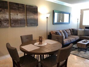 220 E Flamingo Rd, Unit 123 in Las Vegas, NV - Building Photo - Building Photo