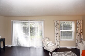Crossroads at Southgreen in Indianapolis, IN - Building Photo - Interior Photo
