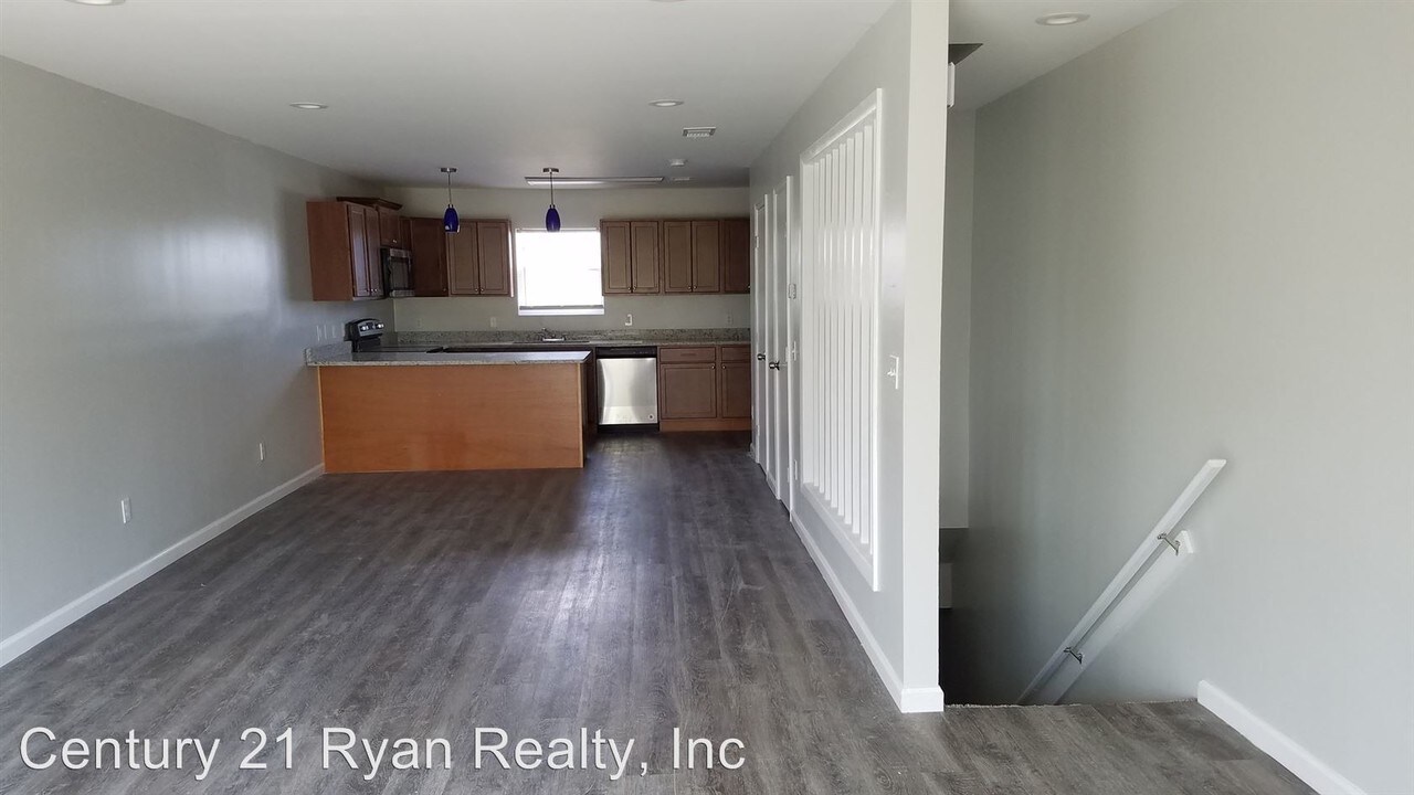 295 Sukoshi Dr-Unit -Unit C in Panama City, FL - Building Photo