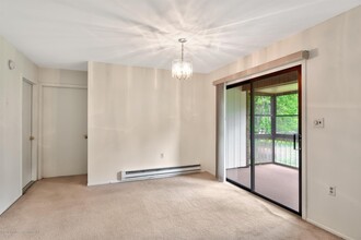 7 Pine Cluster Cir in Englishtown, NJ - Building Photo - Building Photo