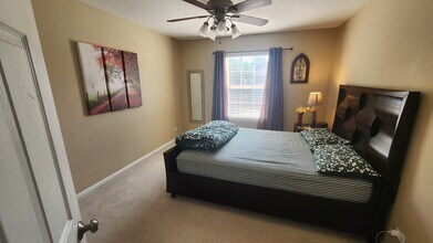 1759 Ellington Dr in Aurora, IL - Building Photo - Building Photo