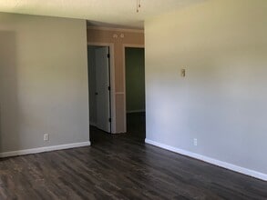 105 Ballard Dr in Dallas, NC - Building Photo - Building Photo