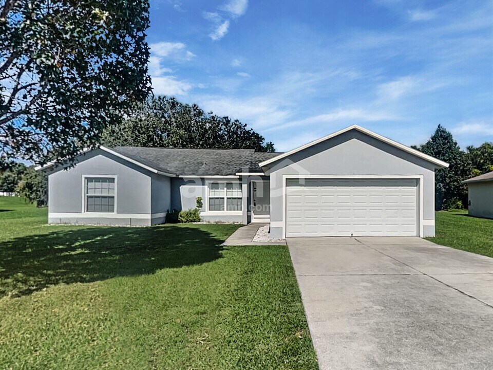 13231 Moonflower Ct in Clermont, FL - Foto de edificio