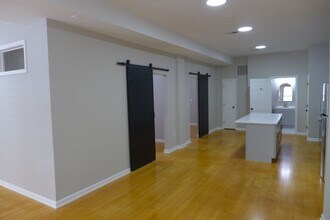 324 Park Ave, Unit 324 in Baltimore, MD - Building Photo - Building Photo