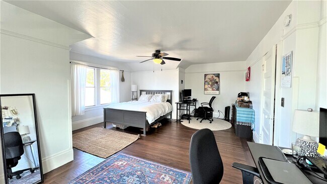 860 55th St, Unit A in Oakland, CA - Foto de edificio - Building Photo