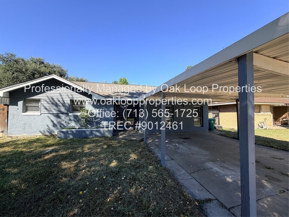 8306 Minnesota St in Houston, TX - Building Photo
