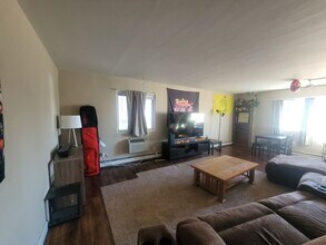 Park Tower Apartments in Milwaukee, WI - Building Photo - Building Photo