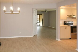 301 SW South River Dr in Stuart, FL - Building Photo - Building Photo