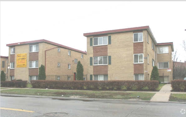 1117 Broadway Ave in North Chicago, IL - Building Photo