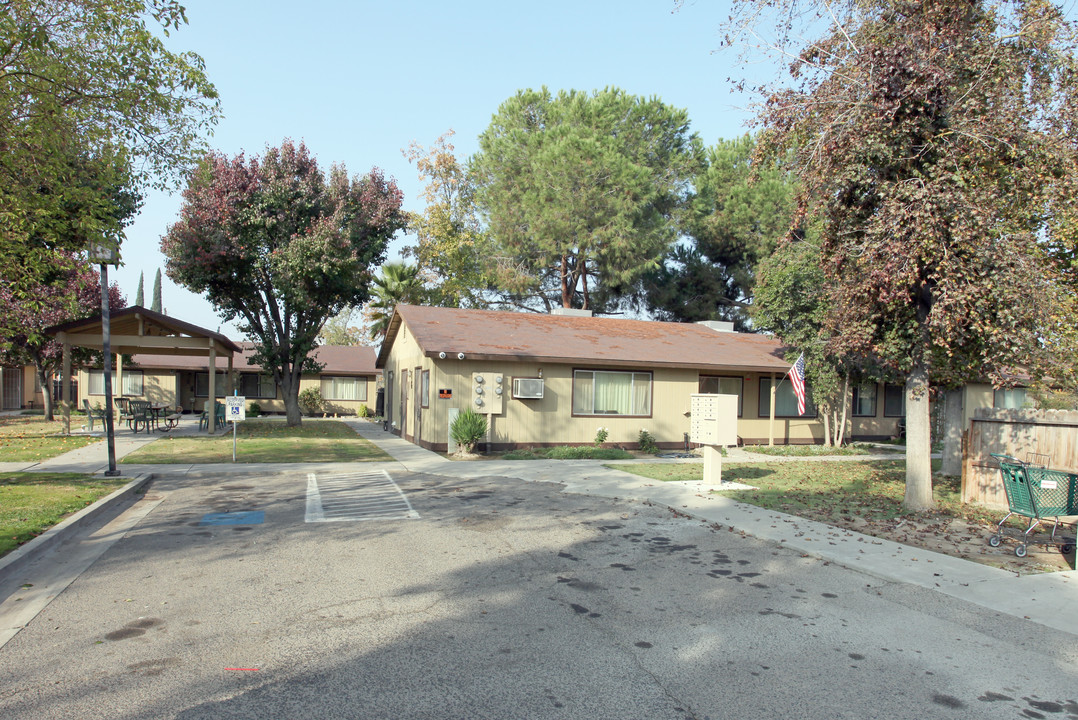 Kings View Hartford Apartments in Hanford, CA - Building Photo