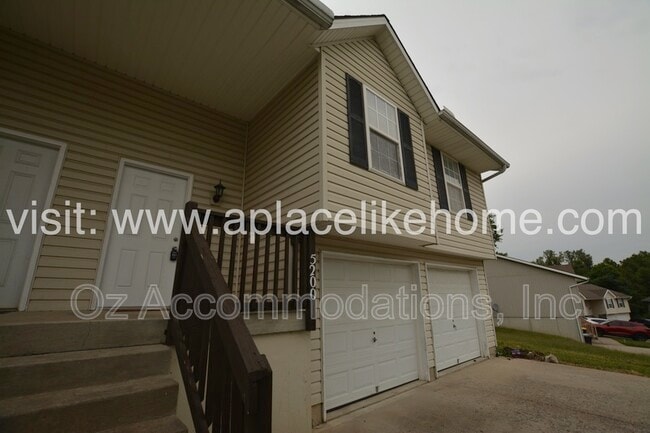 5200 Hardy Ct in Raytown, MO - Building Photo - Building Photo