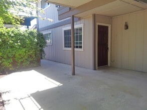 2500 14th Ave in Kingsburg, CA - Building Photo - Building Photo
