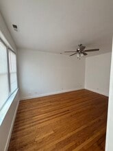 8826 S Exchange Ave in Chicago, IL - Building Photo - Building Photo